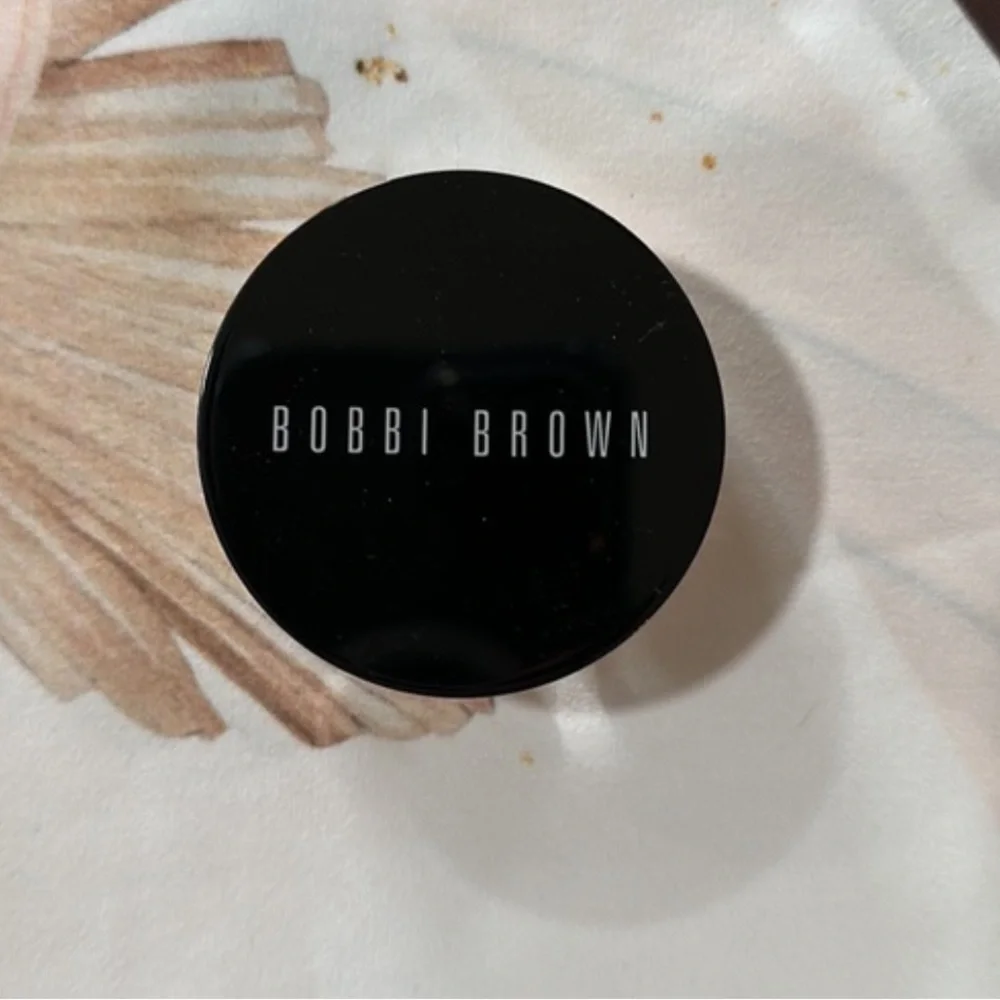 Bobbi Brown Retouching Loose Powder - Brown Brand new in box